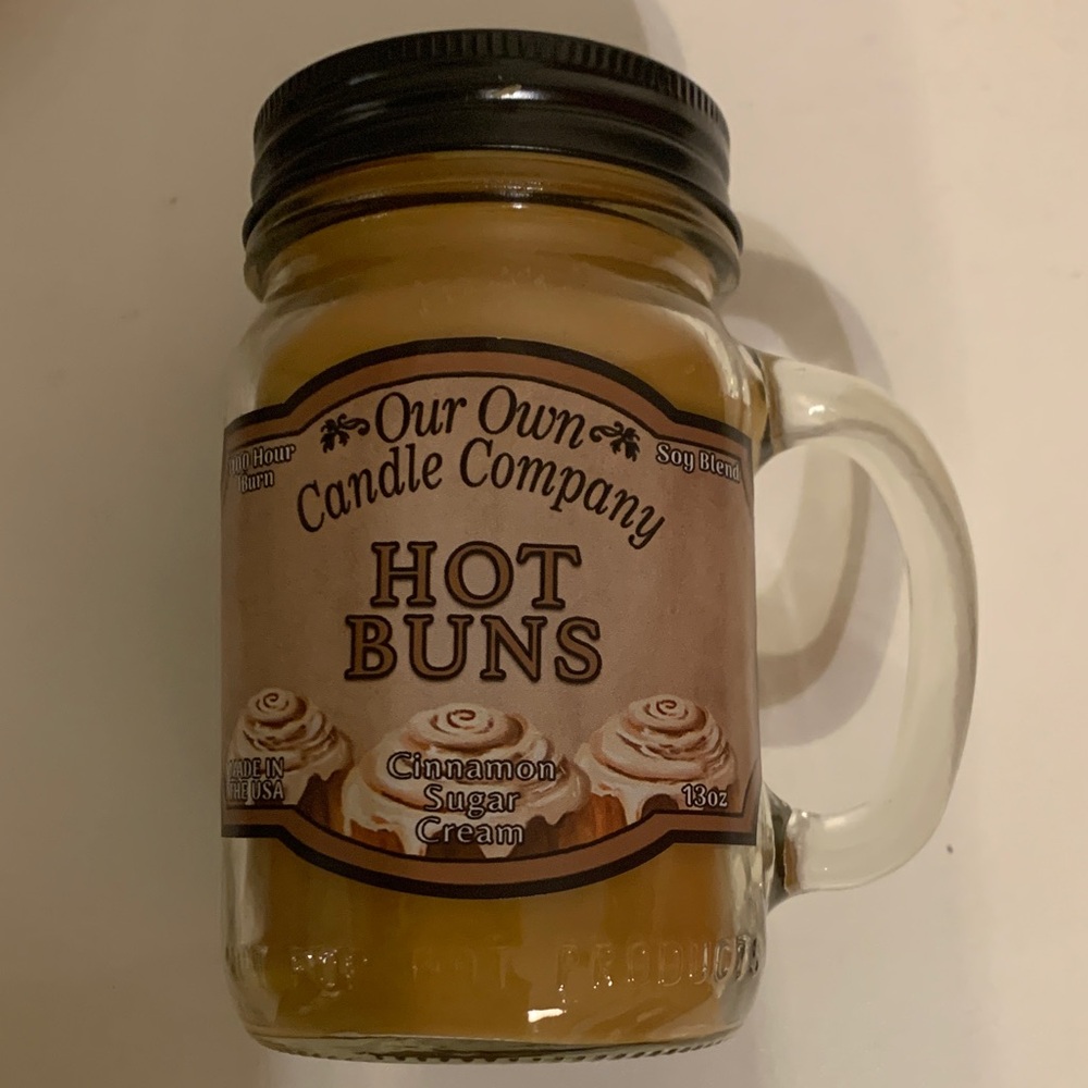Hot Buns Scented Candle - - Picture 4 of 4